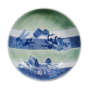 Dish with 'various treasure" design, blue and white，partial celadon glaze on reserved area