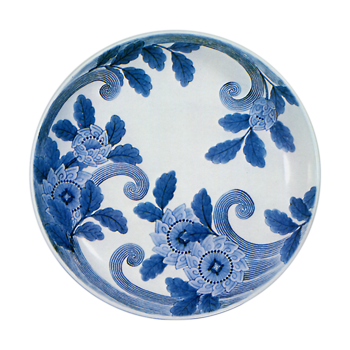 Dish with karahana flower and wave design， blue and white