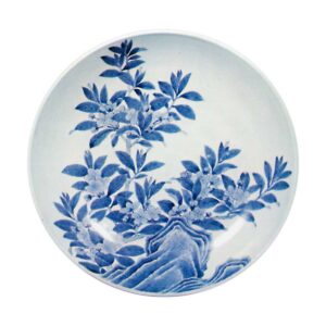 Dish with rock and kaid∂(aronia) plant design， blue and white