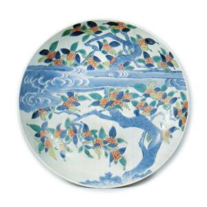 Dish with mokusei (fragrant olive) plant design，underglaze blue, over glaze enamels