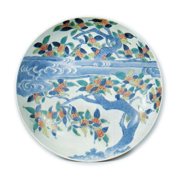 Dish with mokusei (fragrant olive) plant design，underglaze blue, over glaze enamels