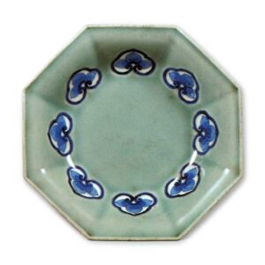 Dish with design or nyoigashira (head of abbot's baton), blue and white reserved against celadon glaze