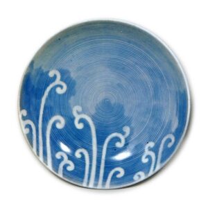 Dishes with warabi (bracken) plant design, blue and white