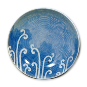 Dishes with warabi (bracken) plant design, blue and white