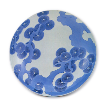 Dish on three legs with pine-tree design. blue and white