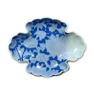 Dish with aiisai (hydragea) plant design, blue and white