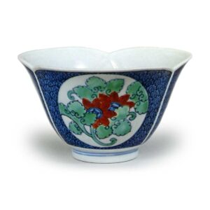 Mukozuke (small bowl for vinegared food) with karahana (conventionalized flowers) design. underglaze blue, overglaze enamels