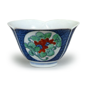 Mukozuke (small bowl for vinegared food) with karahana (conventionalized flowers) design. underglaze blue, overglaze enamels