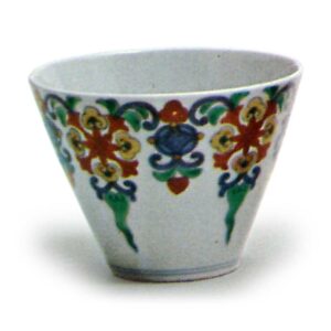 Five wine cups with Buddhist jewel string design, underglaze blue, overgiaze enamels