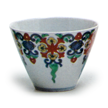 Five wine cups with Buddhist jewel string design, underglaze blue, overgiaze enamels