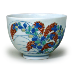Mukozuke bowl with hagi (bush clover) design, underglaze blue, overglaze enamels