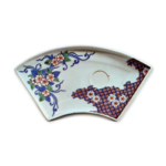 Fan･shaped dish with cherry and shippo circle design, underglaze blue. overglaze enamels