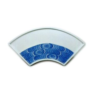 Fan-shaped dish with water stream design, blue and white