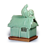 Barn･shaped incense burner decorated with cook crowing the dawn, celadon