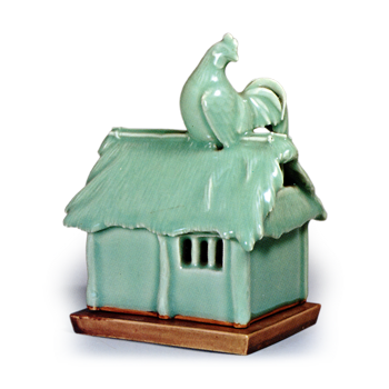 Barn･shaped incense burner decorated with cook crowing the dawn, celadon