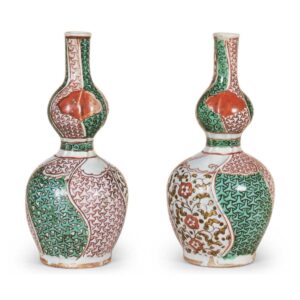 Gourd-shaped wine bottles with spiral designs, enamelled ware