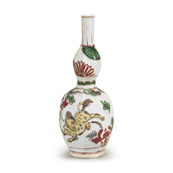 Gourd-shaped wine bottle with peony and lion design, enamelled ware