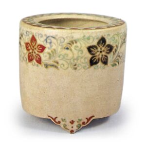 Ninsei: incense burner with clematis scroll design, enamelled ware