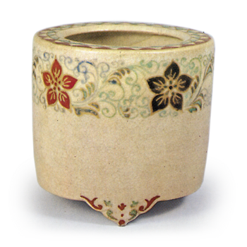 Ninsei: incense burner with clematis scroll design, enamelled ware