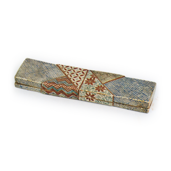 Ninsei: incense caddy with noshi (folded-paper decoration accompany-ing a congratulatory gift) design, enamelled ware