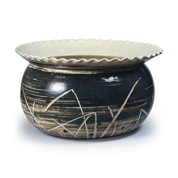 Ninsei: water jar with reed design, black brush-mark slip under whiteglaze