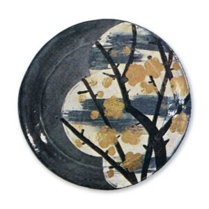 Kenzan: set of dishes with different designs, underglaze brown andblue, overglaze gold