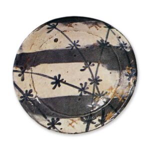 Kenzan: set of dishes with different designs, underglaze brown andblue, overglaze gold