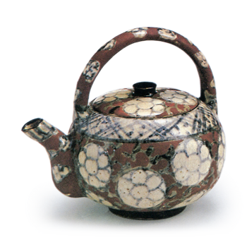 Kenzan: soup ewer with flower design, enamelled ware