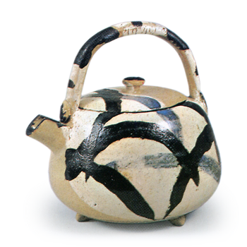 Kenzan: soup ewer with miscanthus design, underglaze brown and blue