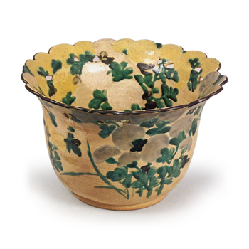 Kenzan: deep bowl with chrysanthemum design, enamelled ware