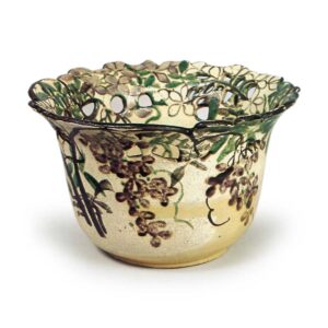 Kenzan: deep bowl with wistaria design, enamelled ware