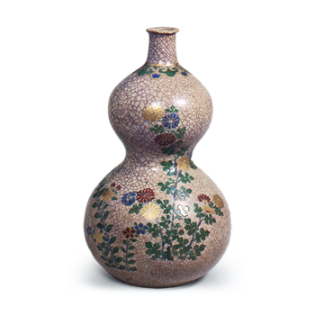 Gourd-shaped wine bottle with chrysanthemum design, enamelled