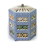 Tiered food box with openwork design of tortoise shell (hexagonal diaper) and shippo, enamelled ware