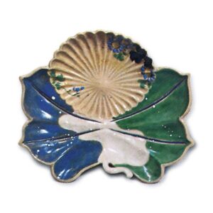 Set of dishes in the shape of a chrysanthemum flower and a maple leaf combined, enamelled ware