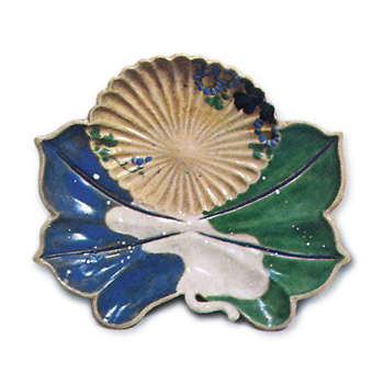 Set of dishes in the shape of a chrysanthemum flower and a maple leaf combined, enamelled ware