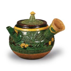 Mokubei: teapot in the style of kōchi ware with phoenix design