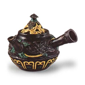 Mokubei: teapot in the style of kōchi ware with floral scroll design