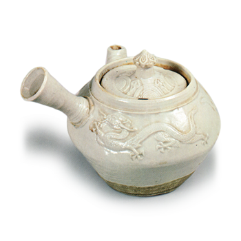 Mokubei: teapot with dragon design, white porcelain