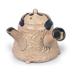 Mokubei: teapot with chrysanthemum and stream design,