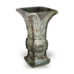 Ninnami: flower vase in the shape of bronze Tsun, celadon