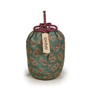 Sprouting Yellow Brocade Cedar Ground Flower Wreath Pattern