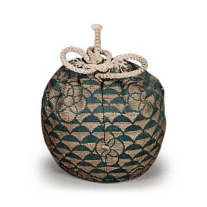 Plum-patterned gold Kinran