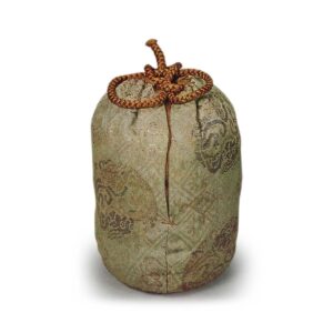 Usukoe Kogane Gin'u Ryū Donshu