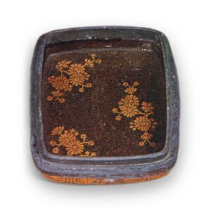 Early Period Makie Lacquerware: Crane Design with Mother-of-Pearl Inlay, Long-Cornered