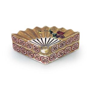 Komei: Open Fan-Shaped Plum Blossom Design