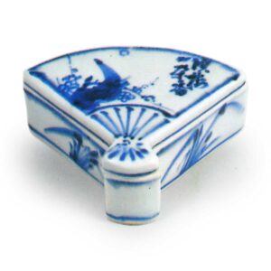 Underglaze-painted fan-shaped incense container