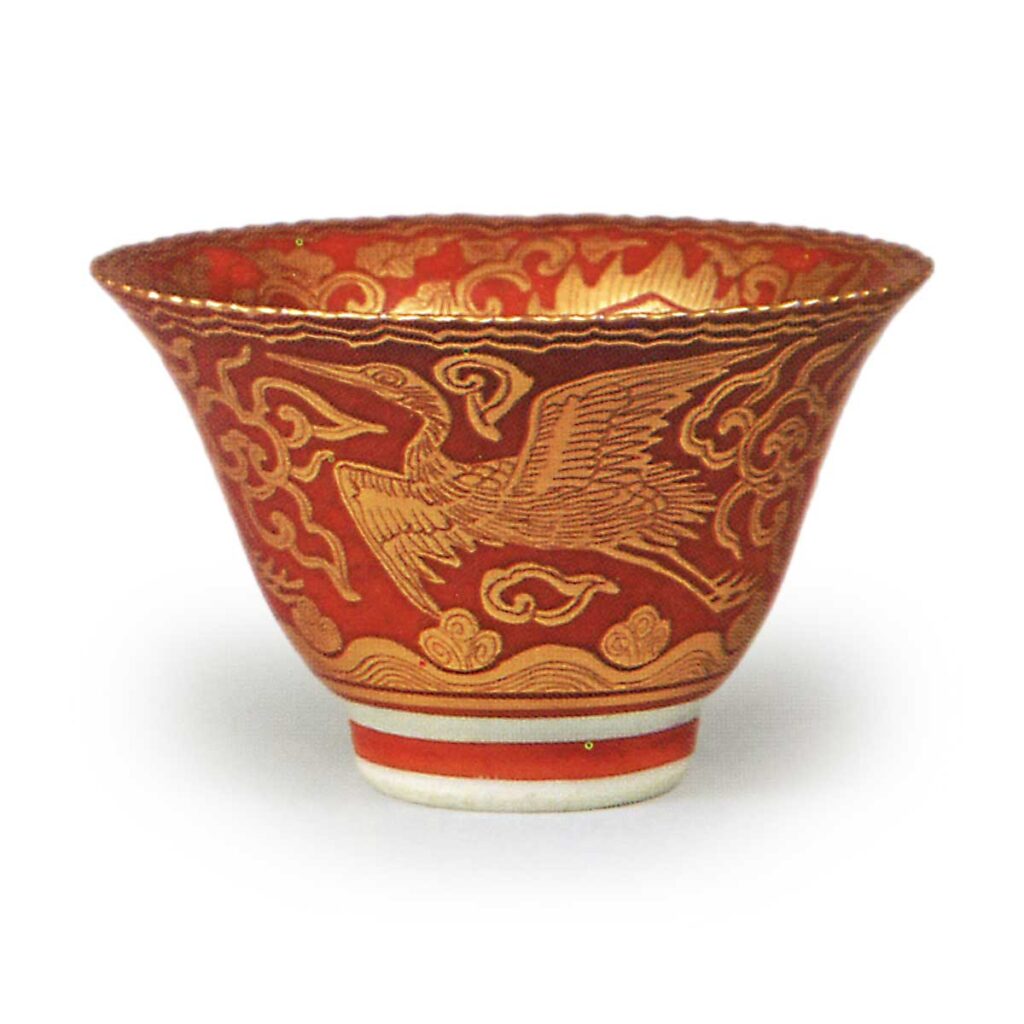 Kinrande Cloud-and-Crane-Motif Sake Cup