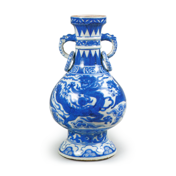Wanli-period Blue-and-White Vase with Dragon Design