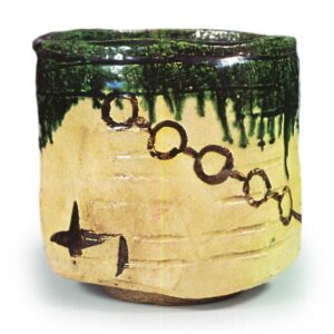 Tannyü: cylindrical tea bowl in the style of Oribe ware
