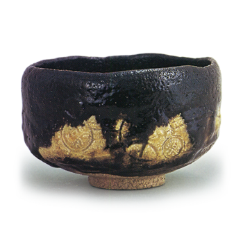 Kōnyü: tea bowl, known as "Hōrai", Black Raku